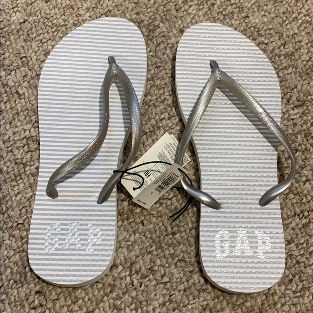 Gap flip flops, grey, size 8